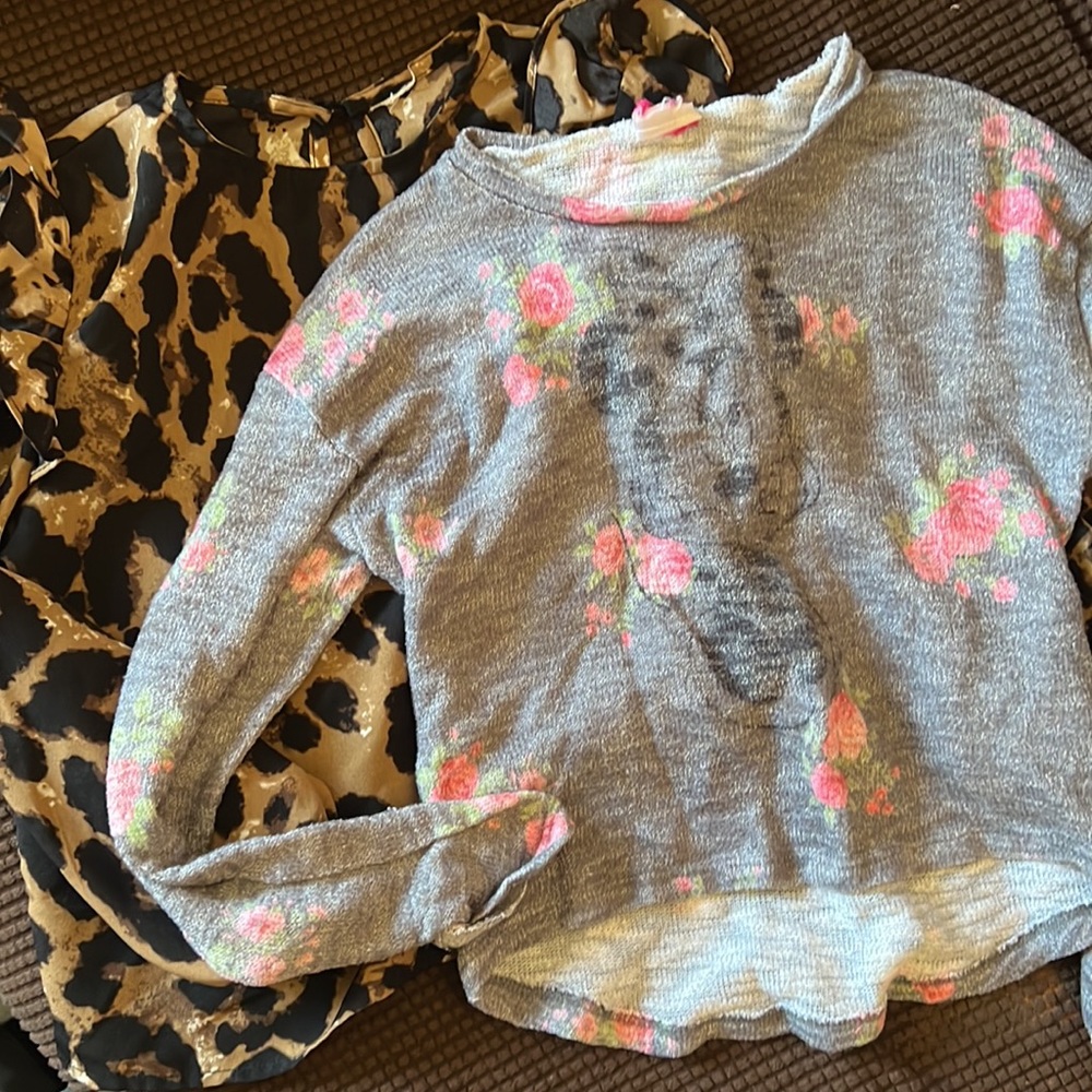 Bundle of clothes for girls size 5/6